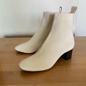 Everlane The Glove Boot in Bone size 6.5 Women's Stretch Rib Knit Ankle Bootie